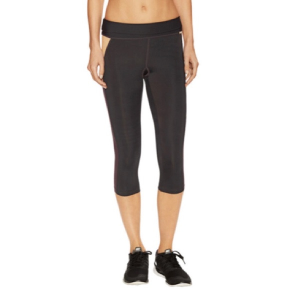 VPL X-Curvate Capri Legging